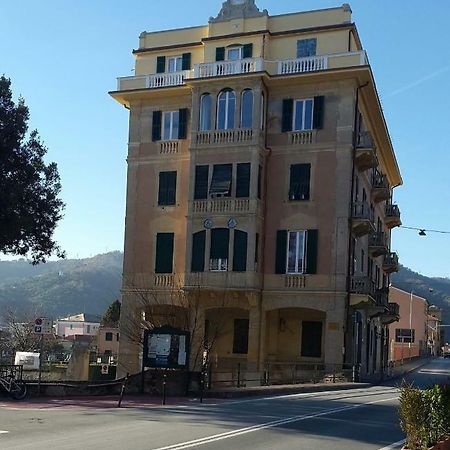 Albisola Bed And Breakfast Albisola Superiore Bagian luar foto