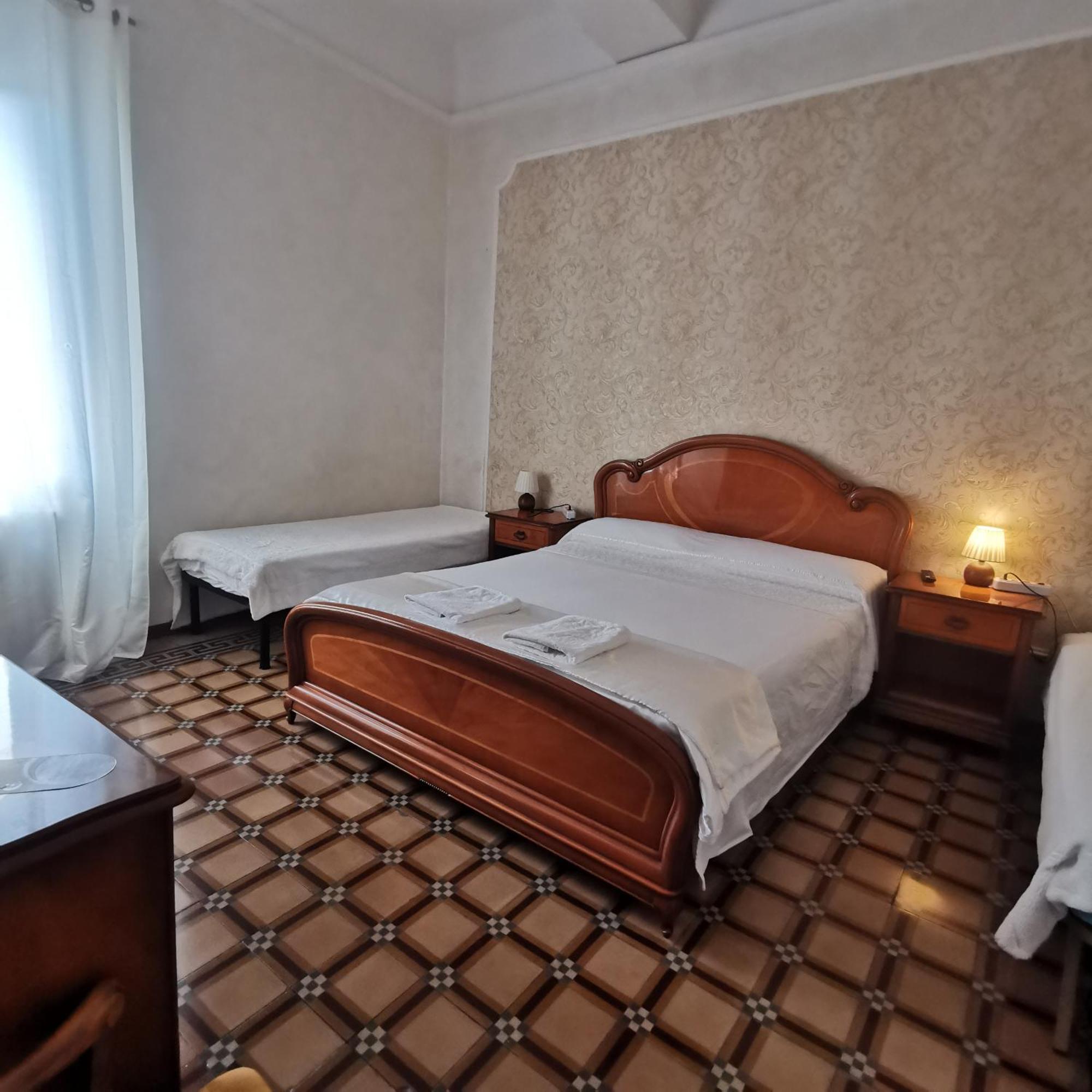Albisola Bed And Breakfast Albisola Superiore Bagian luar foto