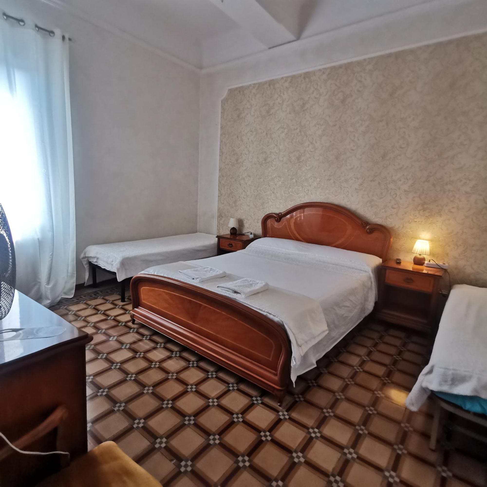 Albisola Bed And Breakfast Albisola Superiore Bagian luar foto