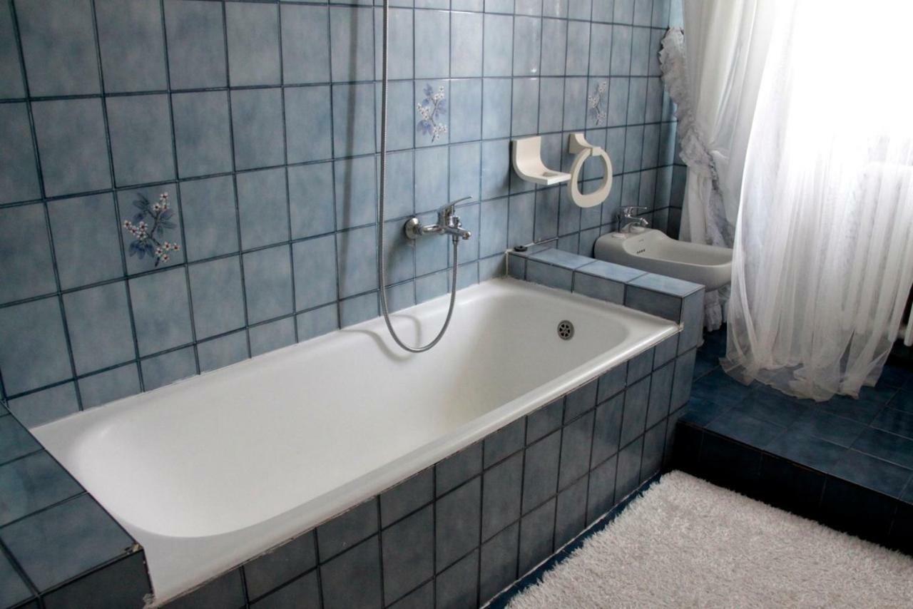Albisola Bed And Breakfast Albisola Superiore Bagian luar foto
