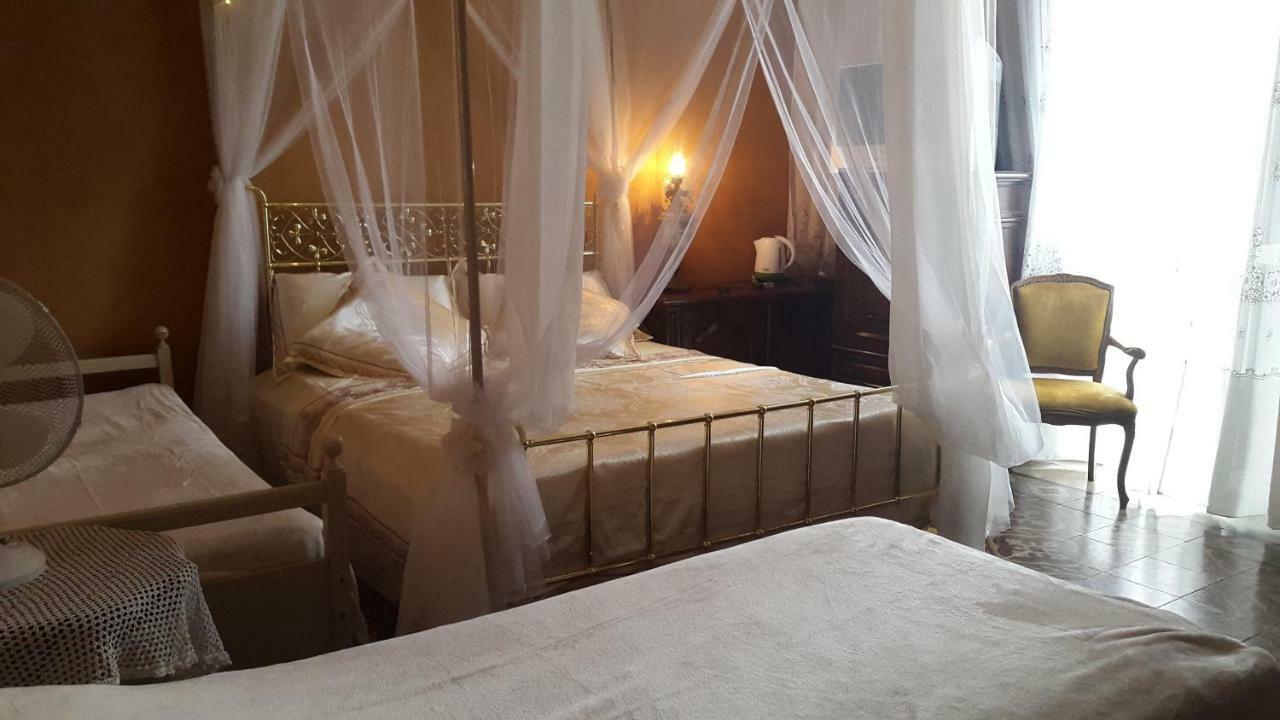 Albisola Bed And Breakfast Albisola Superiore Bagian luar foto