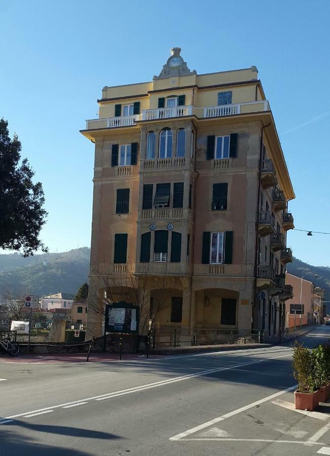 Albisola Bed And Breakfast Albisola Superiore Bagian luar foto